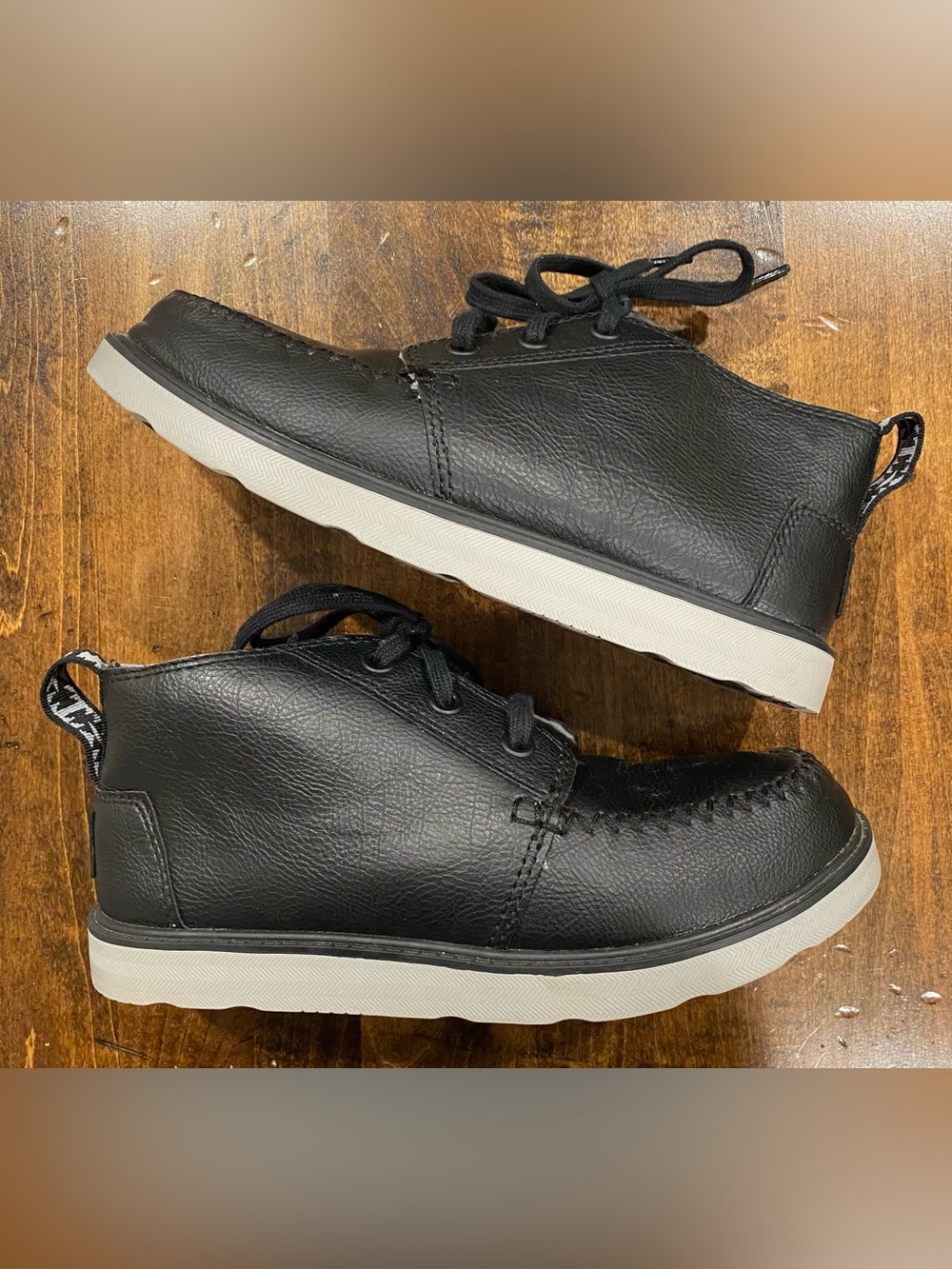 Toms Boy’s Chukka Boots, sz 3Y
